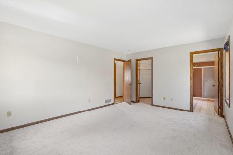 8912 Vincent Place Bloomington MN 55431