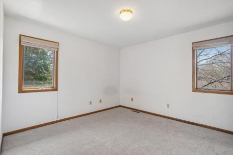 8912 Vincent Place Bloomington MN 55431