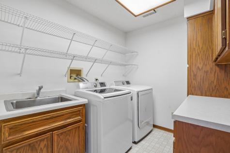 8912 Vincent Place Bloomington MN 55431