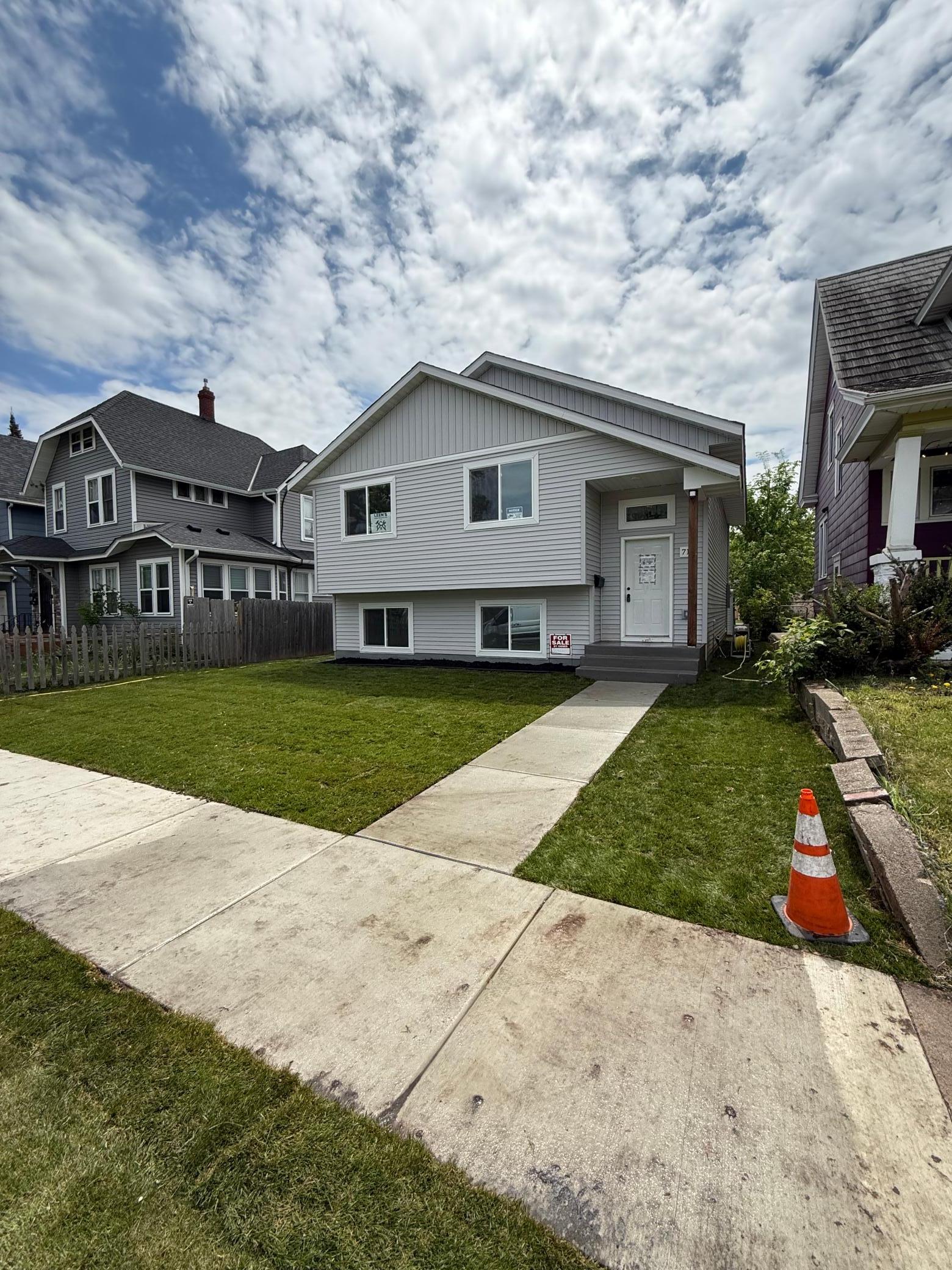 714 E Hawthorne Avenue E Saint Paul MN 55106