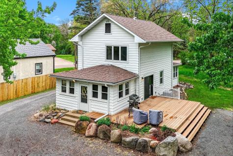 6104 24th Street N Oakdale MN 55128
