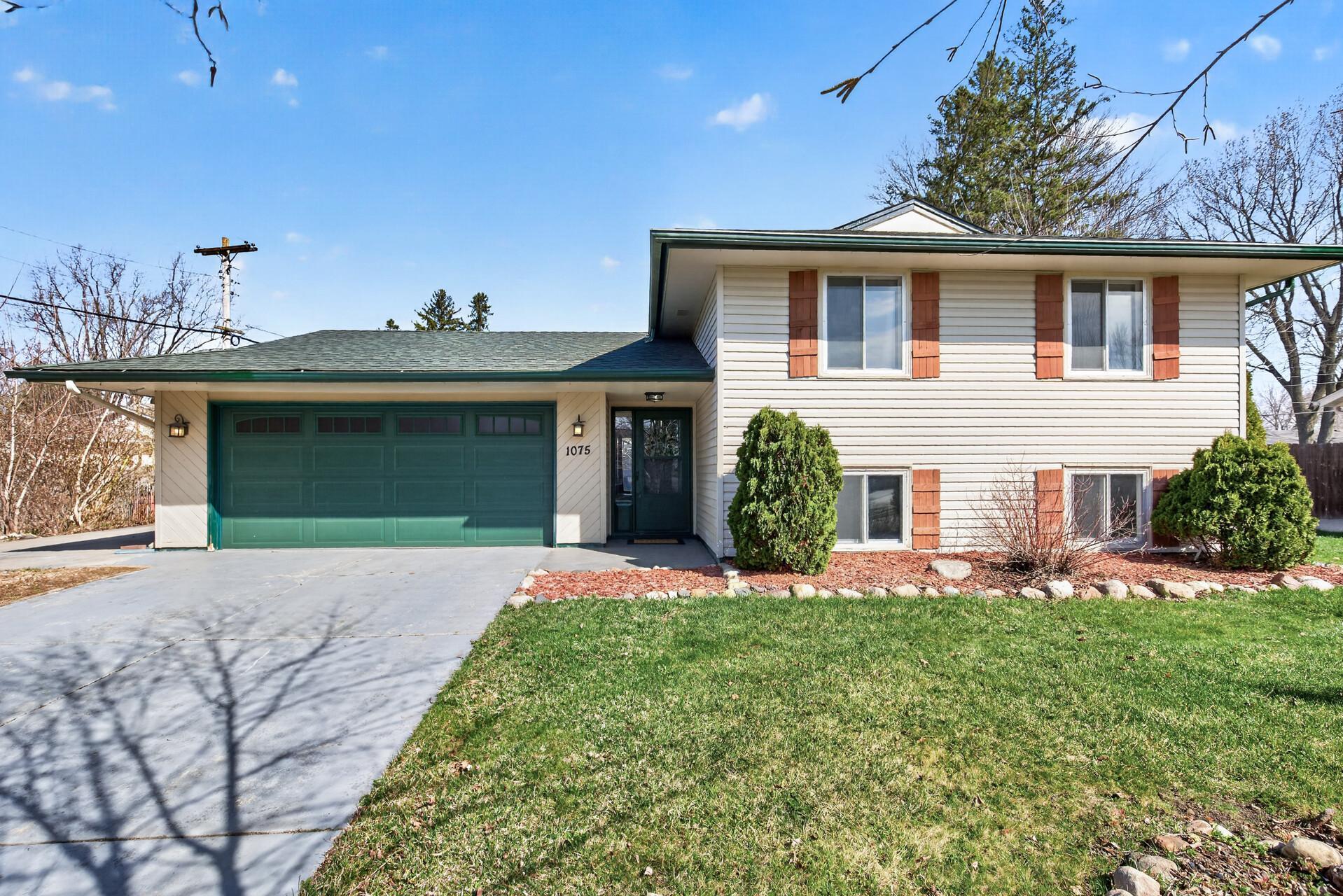 1075 Lowell Drive Apple Valley MN 55124