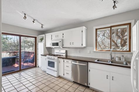 1075 Lowell Drive Apple Valley MN 55124
