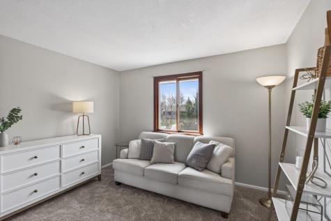 1075 Lowell Drive Apple Valley MN 55124
