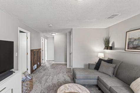 1075 Lowell Drive Apple Valley MN 55124