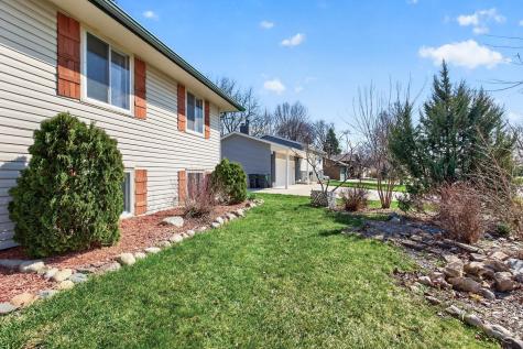 1075 Lowell Drive Apple Valley MN 55124