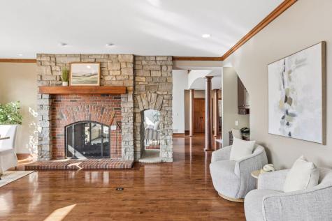 1595 River Shore Drive Hastings MN 55033