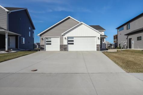 5461 Lori Lane W West Fargo ND 58078