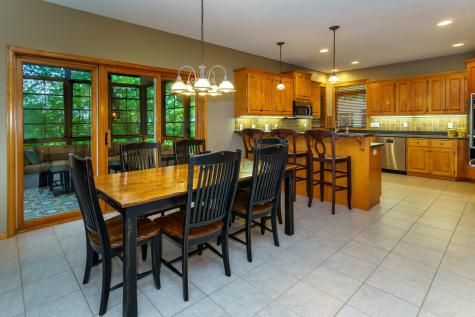 8551 Summit Oaks Bay Savage MN 55378