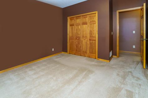 8551 Summit Oaks Bay Savage MN 55378
