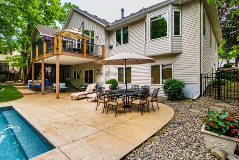 8551 Summit Oaks Bay Savage MN 55378