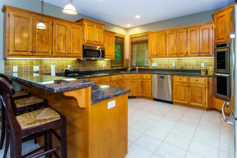 8551 Summit Oaks Bay Savage MN 55378