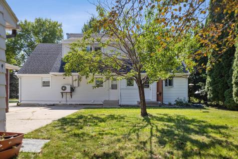 1418 21st Avenue S Moorhead MN 56560