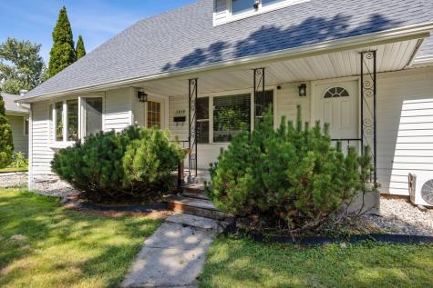 1418 21st Avenue S Moorhead MN 56560