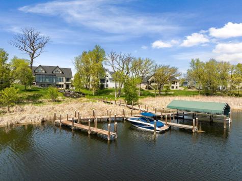 3752 Woodland Cove Parkway Minnetrista MN 55331