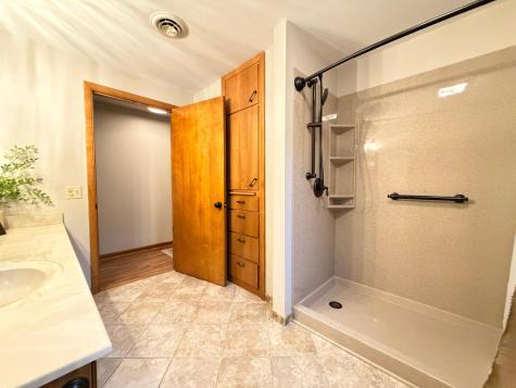 809 W Lake Avenue Worthington MN 56187