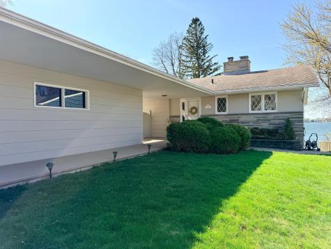 809 W Lake Avenue Worthington MN 56187