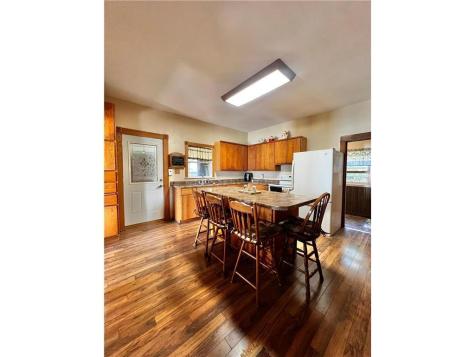 83025 160th Street Sacred Heart MN 56285