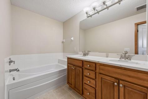 3264 Oak View Drive Woodbury MN 55129