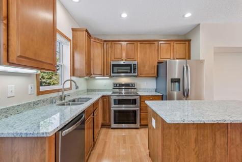 3264 Oak View Drive Woodbury MN 55129