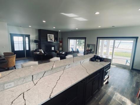 1084 W Lake Drive Detroit Lakes MN 56501