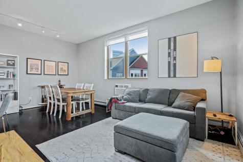 215 7th Street NE Minneapolis MN 55413