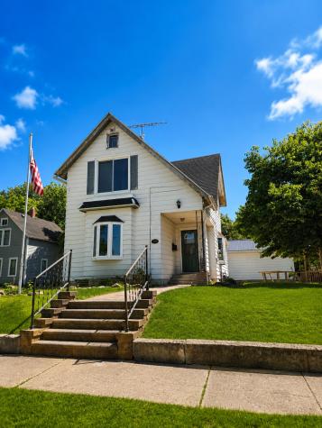 809 Home Street Kenyon MN 55946