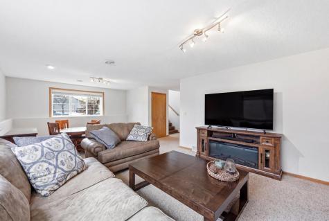 646 36th Avenue W West Fargo ND 58078