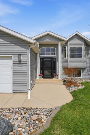 646 36th Avenue W West Fargo ND 58078