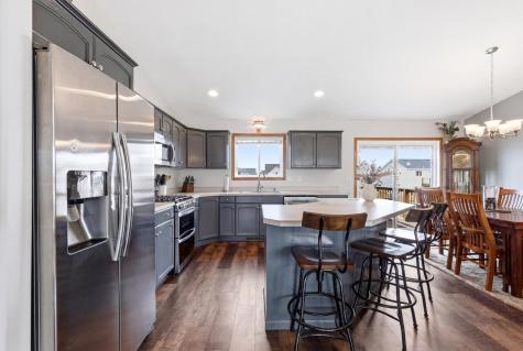646 36th Avenue W West Fargo ND 58078