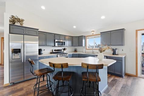 646 36th Avenue W West Fargo ND 58078