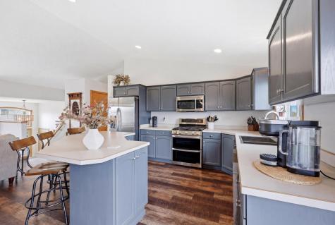 646 36th Avenue W West Fargo ND 58078