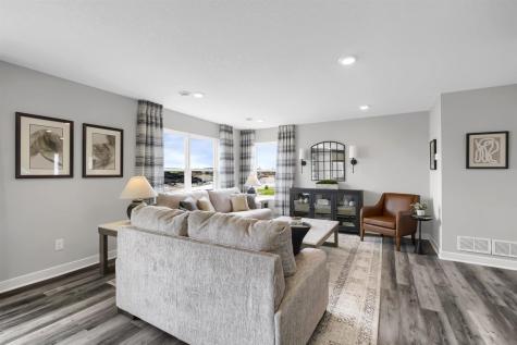 2006 Highview Terrace Shakopee MN 55379