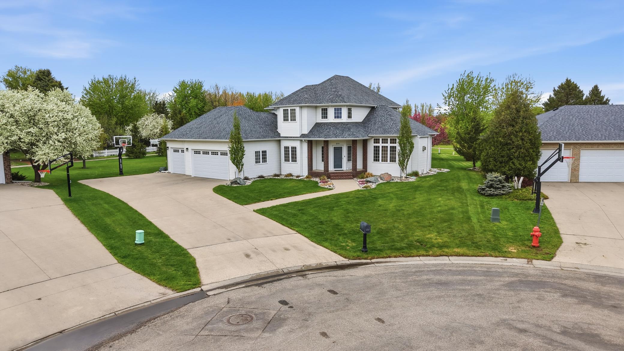 274 44th Avenue S Moorhead MN 56560