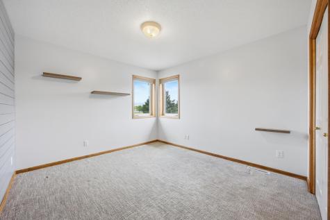 274 44th Avenue S Moorhead MN 56560