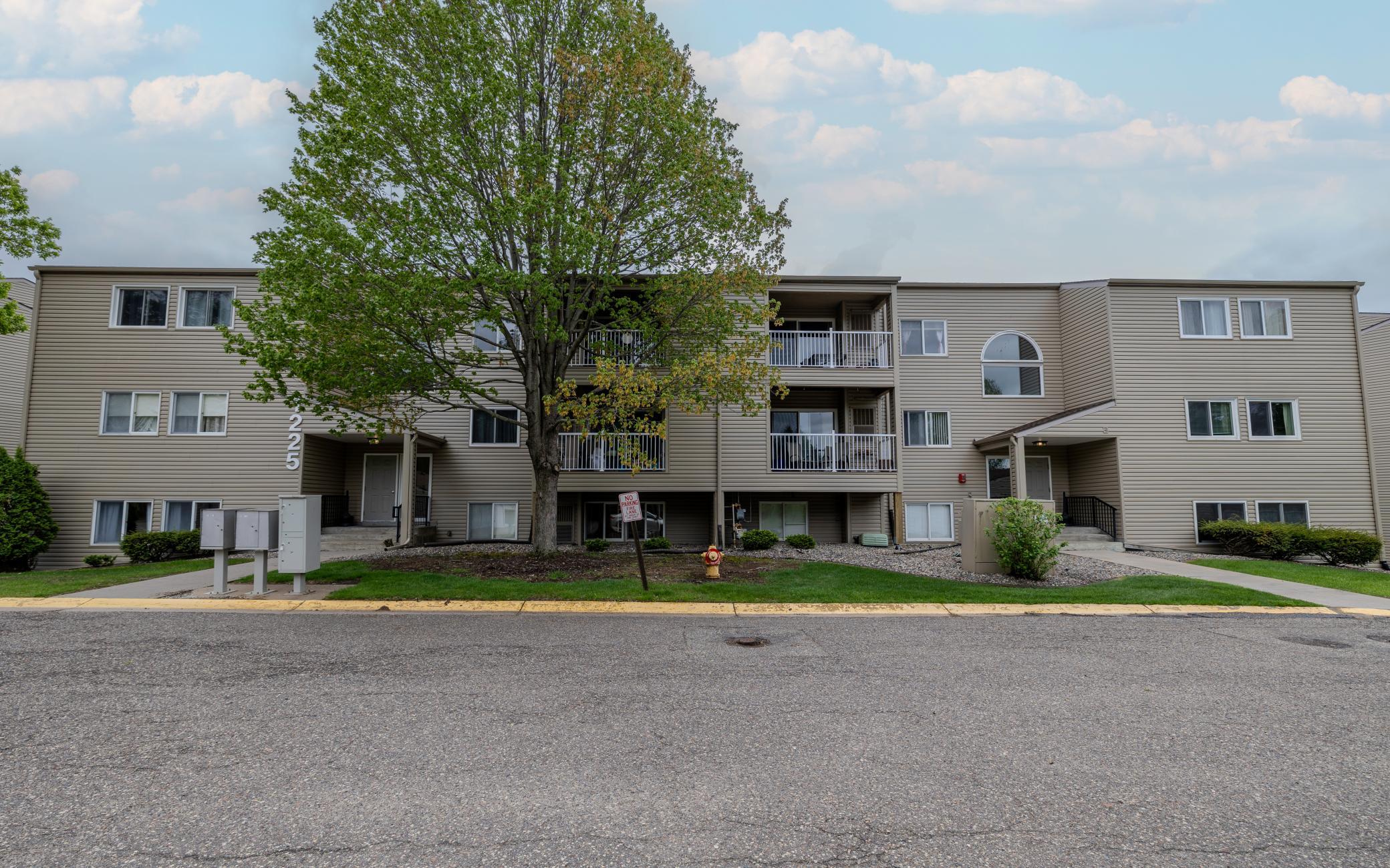 1225 Ferndale Street N Maplewood MN 55119