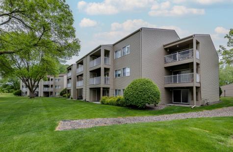 1225 Ferndale Street N Maplewood MN 55119