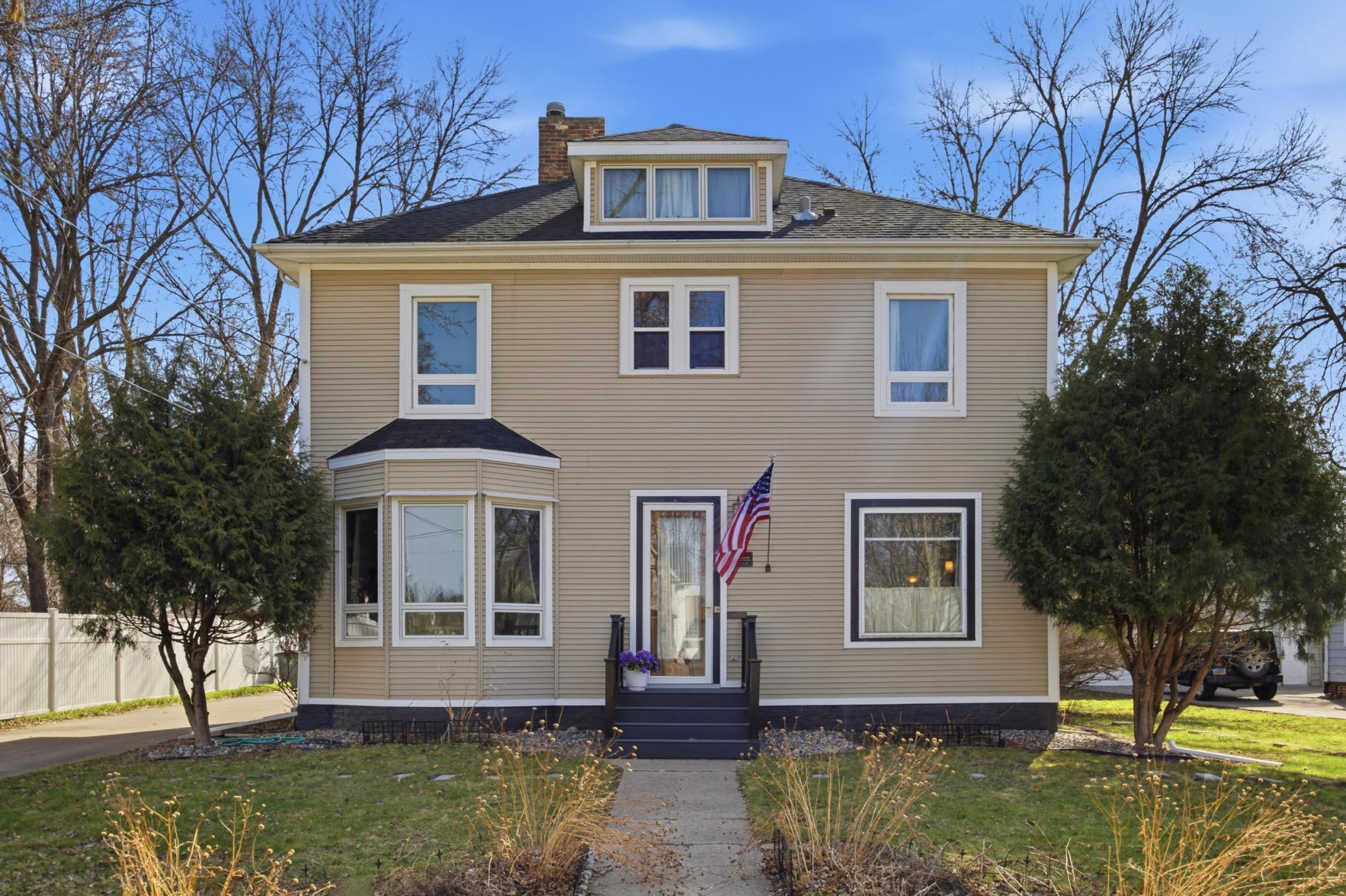 610 9th Street S Moorhead MN 56560