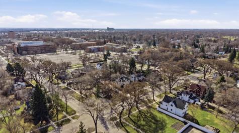 610 9th Street S Moorhead MN 56560
