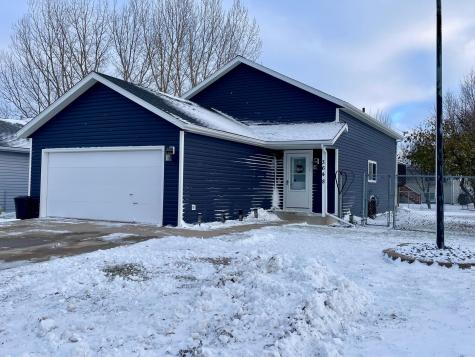 3648 Village Green Lane Moorhead MN 56560