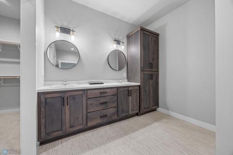 106 Pine Drive Hankinson ND 58041