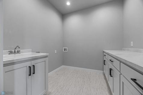 106 Pine Drive Hankinson ND 58041