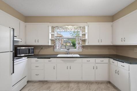 13046 Newell Avenue Lindstrom MN 55045