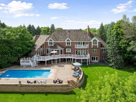 10 Apple Orchard Court Dellwood MN 55110