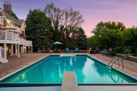 10 Apple Orchard Court Dellwood MN 55110