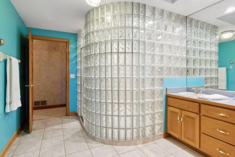 10 Apple Orchard Court Dellwood MN 55110