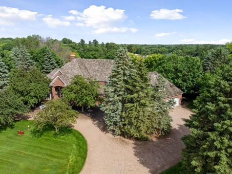 10 Apple Orchard Court Dellwood MN 55110