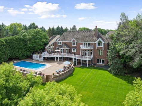 10 Apple Orchard Court Dellwood MN 55110