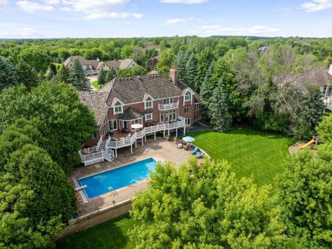 10 Apple Orchard Court Dellwood MN 55110