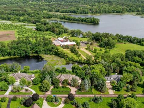 10 Apple Orchard Court Dellwood MN 55110